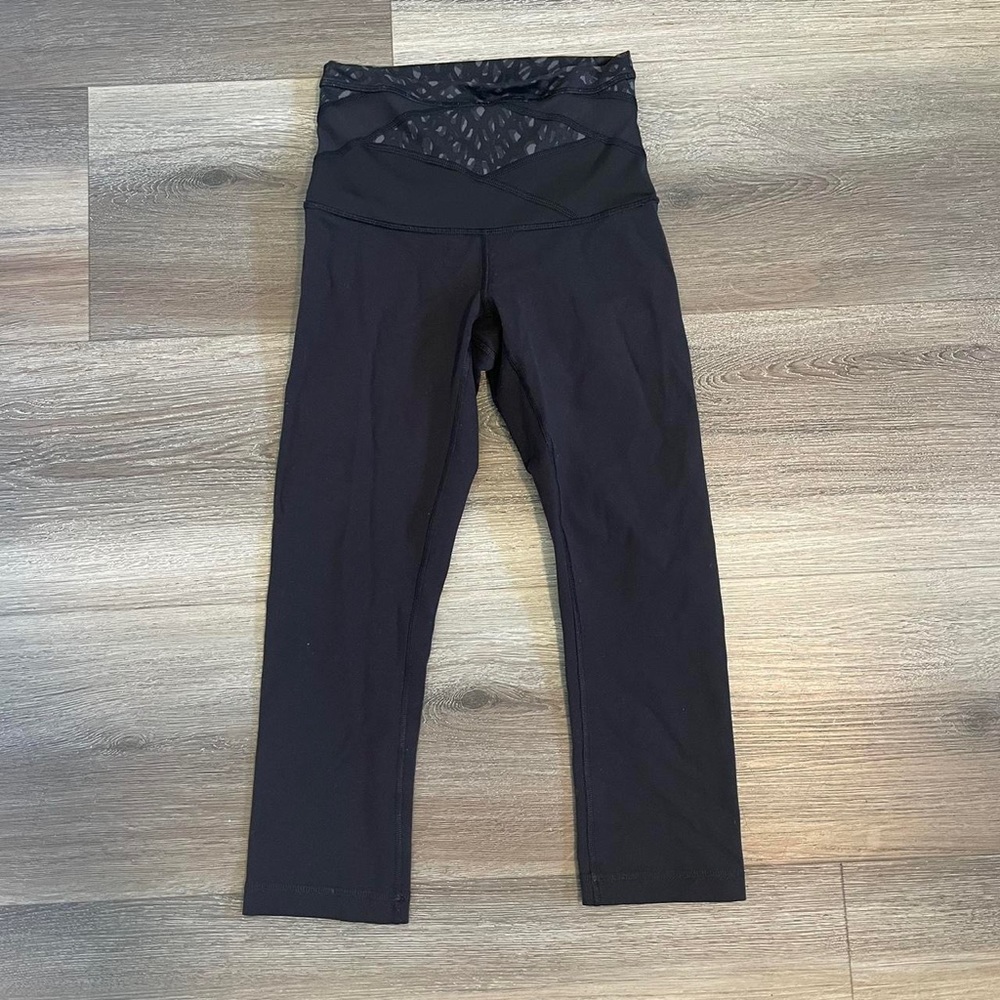 Lululemon black cropped leggings